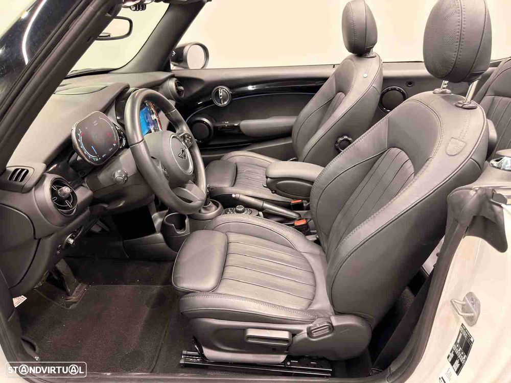 MINI Cabrio Cooper Premium Classic Auto - 11