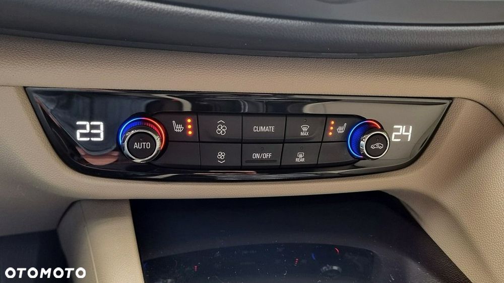 Opel Insignia - 24
