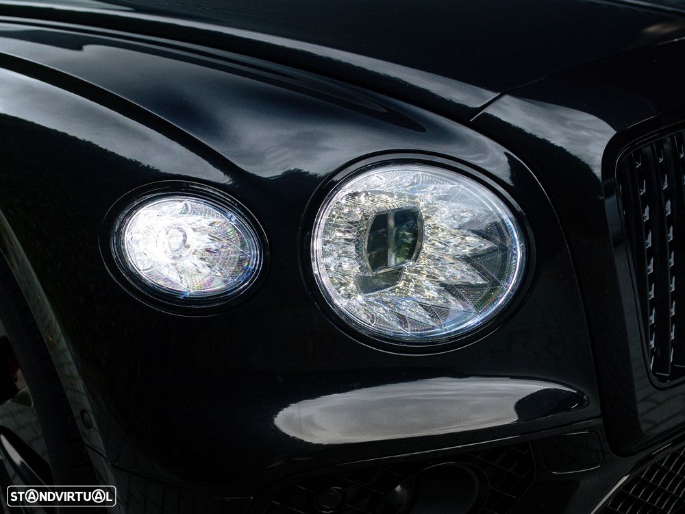 Bentley Flying Spur Hybrid - 11