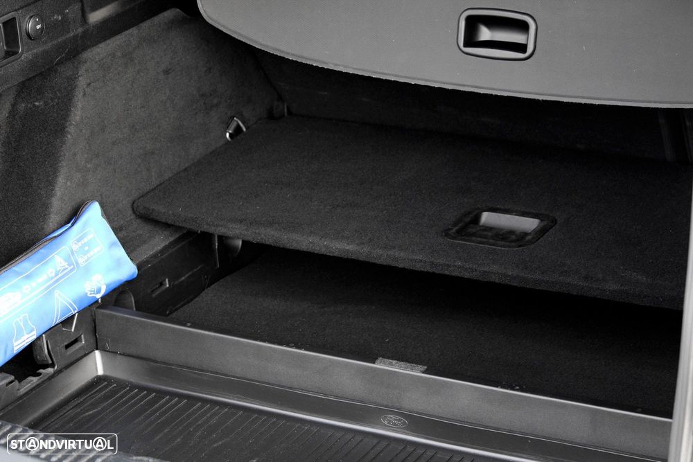 Ford Focus SW 1.5 TDCi EcoBlue ST-Line - 12