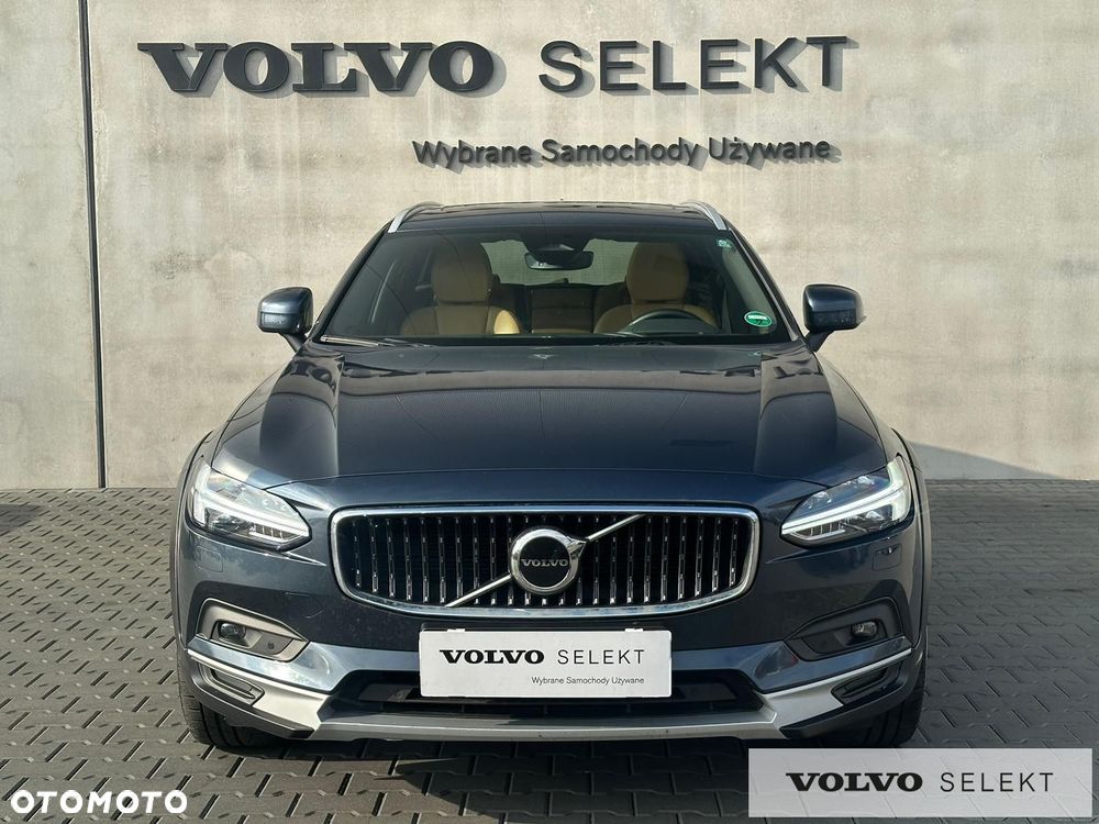 Volvo V90 Cross Country - 11