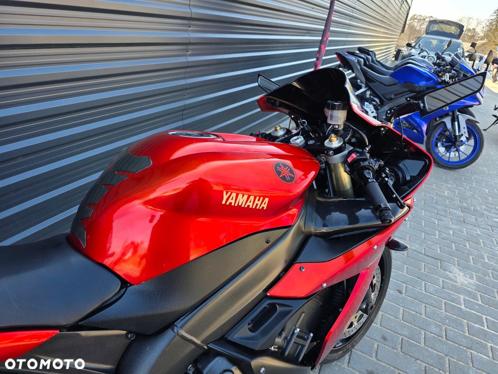 Yamaha R1 - 10