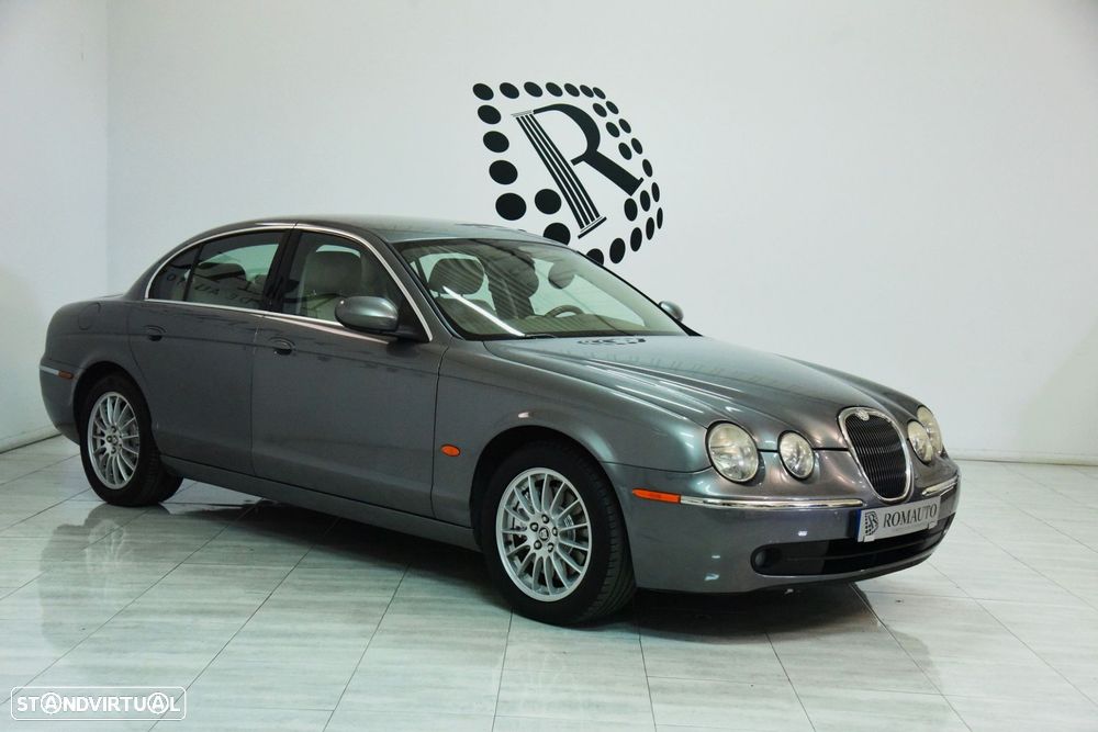 Jaguar S-Type 2.7 D V6 Executive Auto. - 4