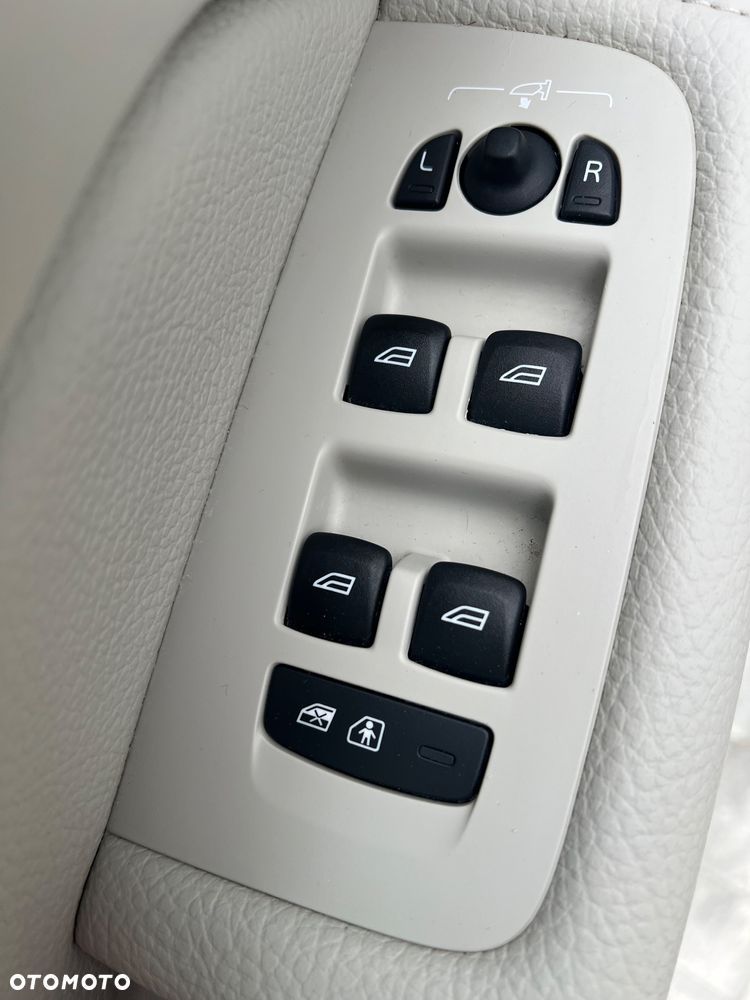 Volvo XC 60 T8 AWD Recharge Polestar Engineered - 35
