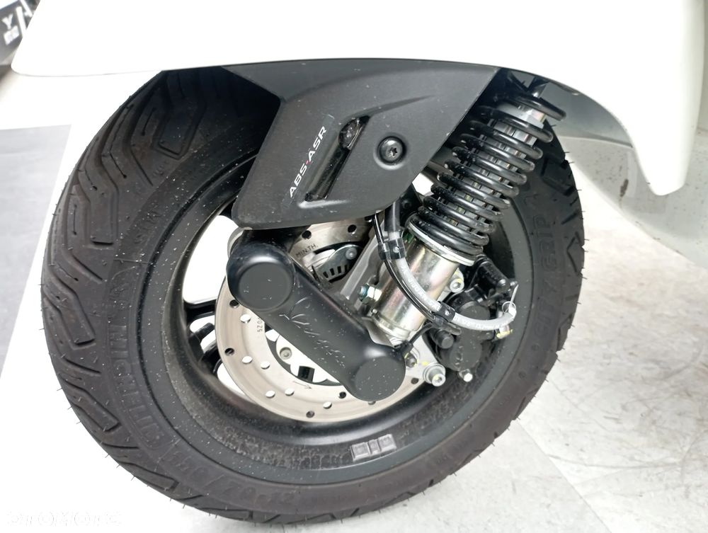 Vespa GTS - 19
