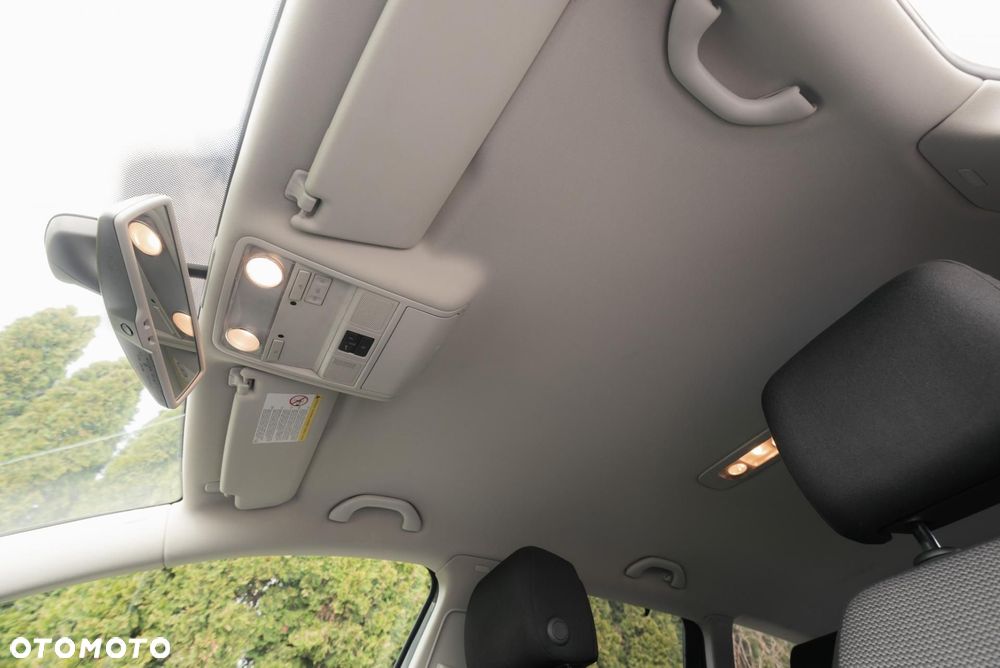 Volkswagen Passat - 34