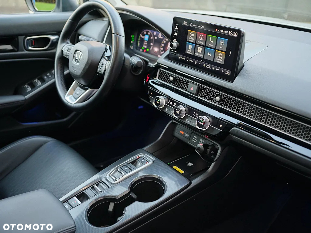 Honda Civic 2.0 i-MMD Advance BSI CVT - 24