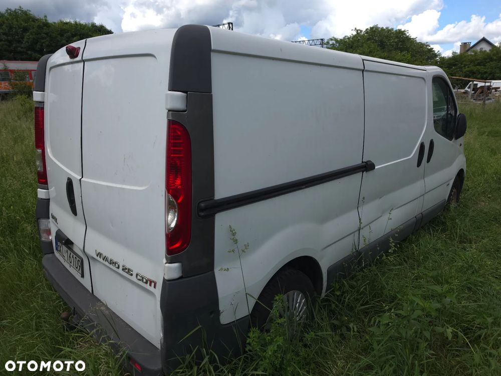 Opel Vivaro - 1