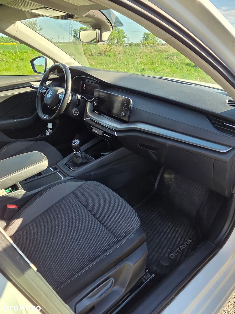 Skoda Octavia 1.5 TSI ACT Ambition - 9