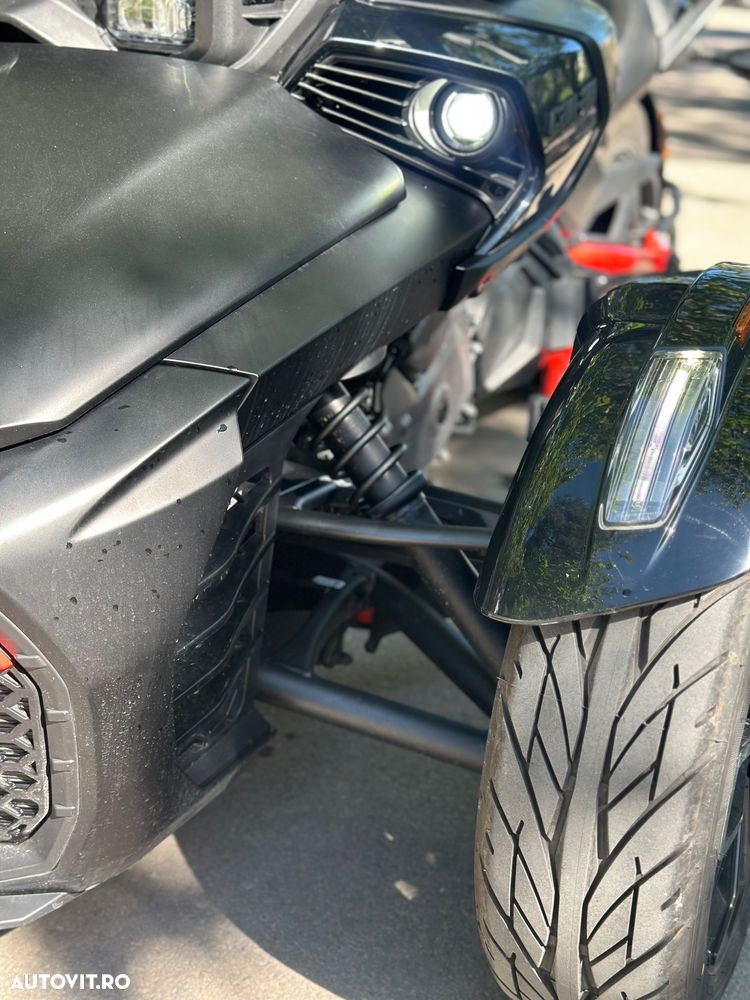 Can-Am Spyder - 22