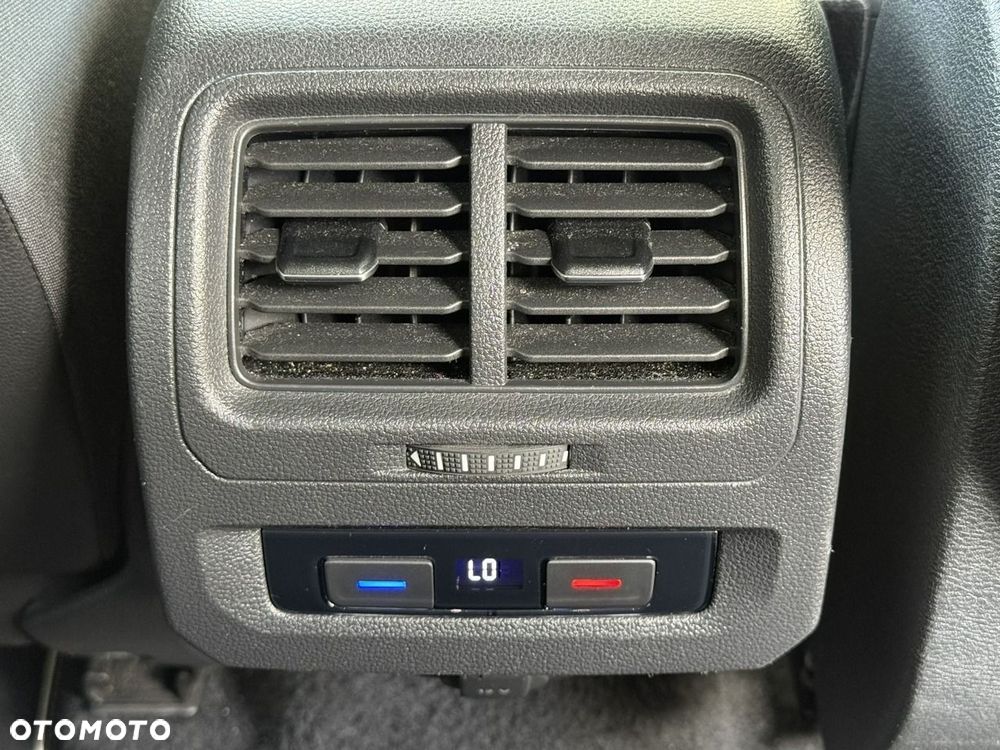 Volkswagen Touran 1.8 TSI BMT Highline DSG - 35