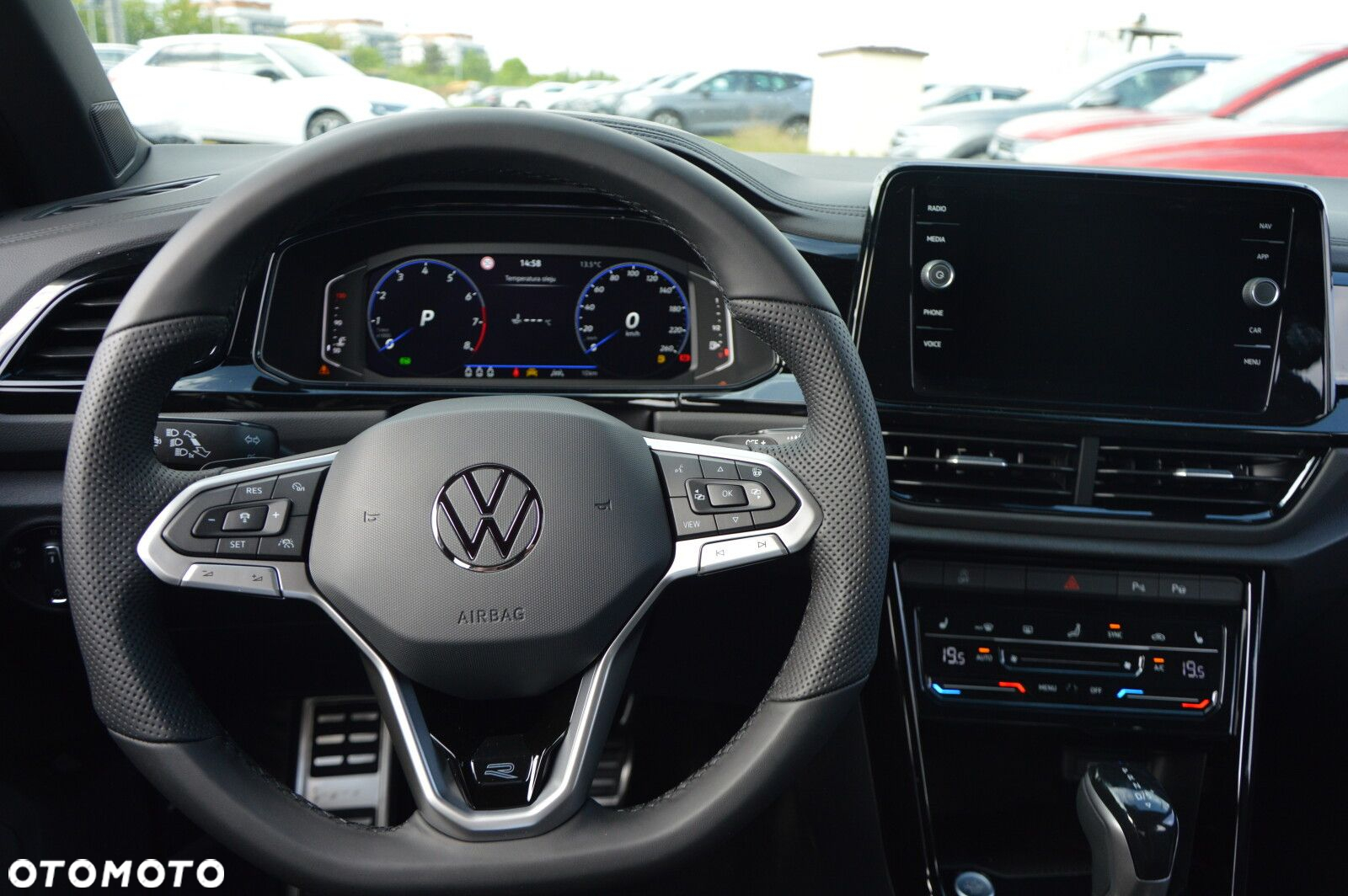 Volkswagen T-Roc - 12