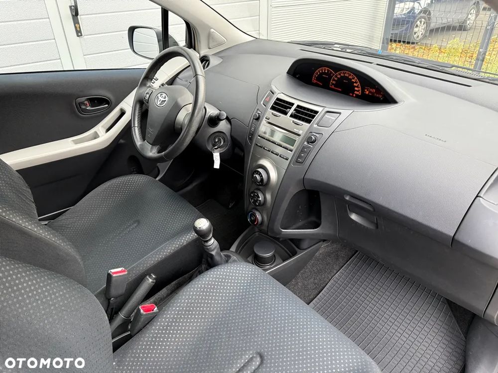 Toyota Yaris 1.33 2010 - 9