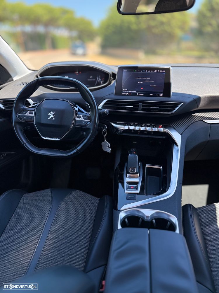 Peugeot 5008 1.5 BlueHDi Allure EAT8 - 6