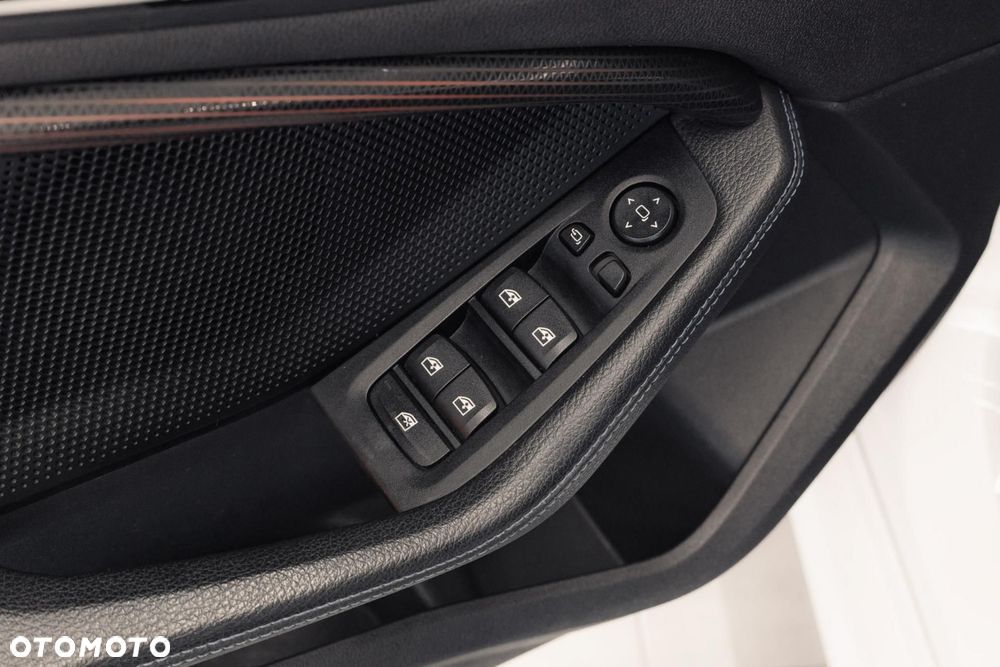 BMW Seria 2 218i M Sport - 33