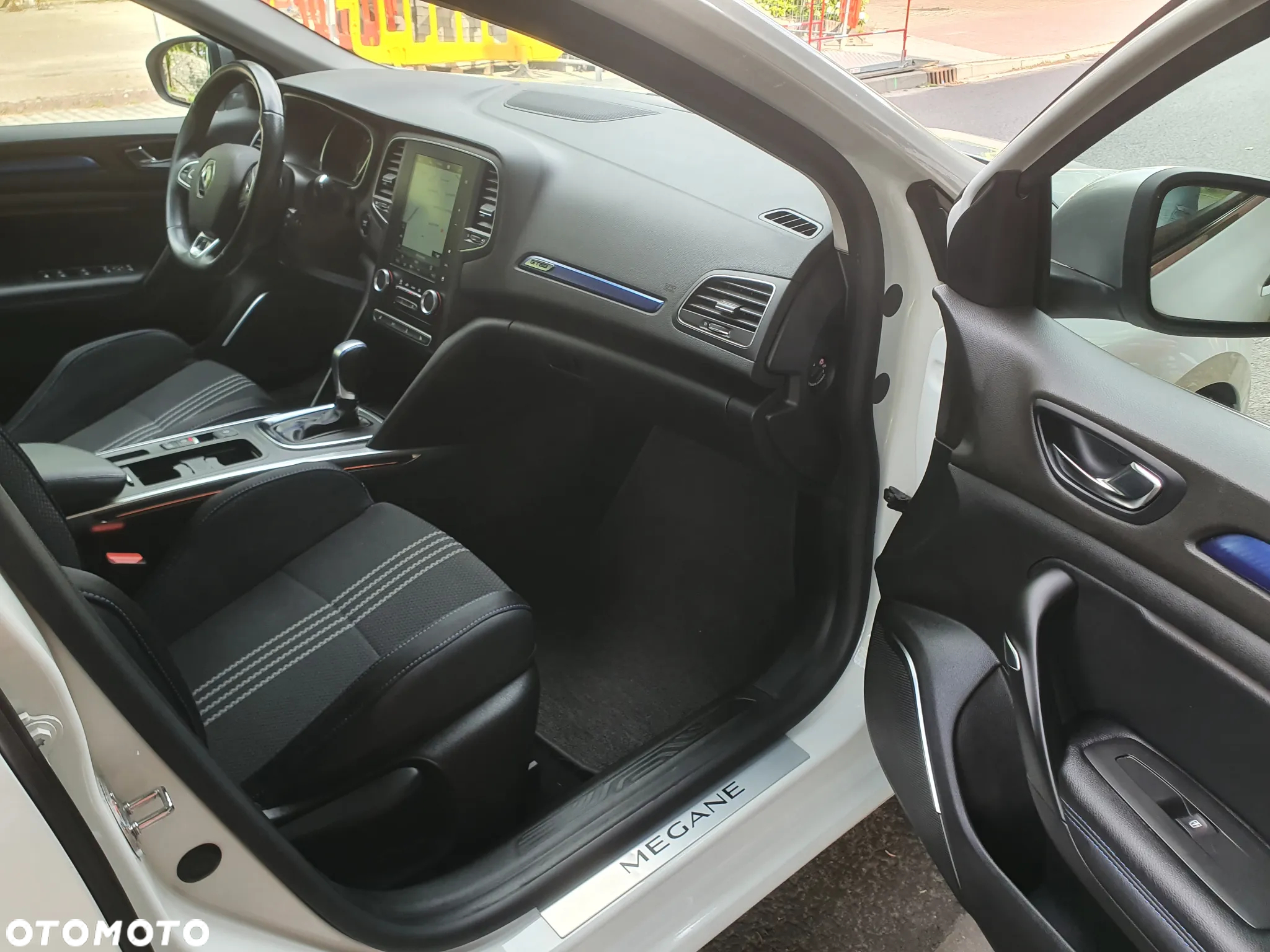 Renault Megane ENERGY TCe 165 EDC GT LINE - 11