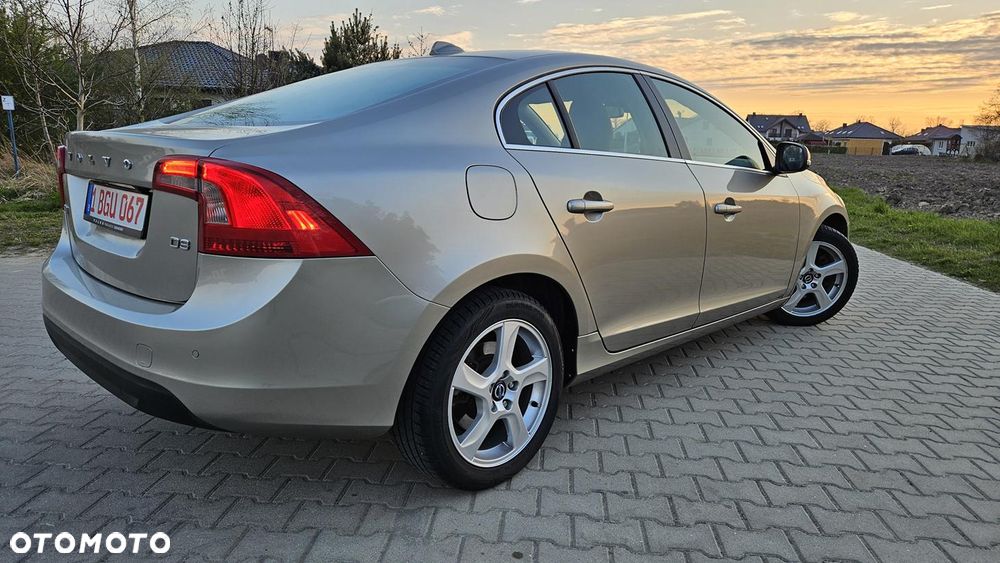 Volvo S60 D3 Summum - 11