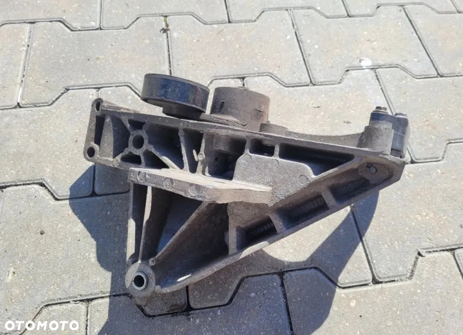Łapa wspornik alternatora Fiat Stilo 1,2 16V 2003r - 2