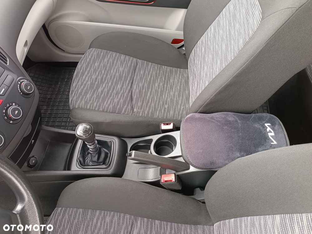 Kia Ceed - 7
