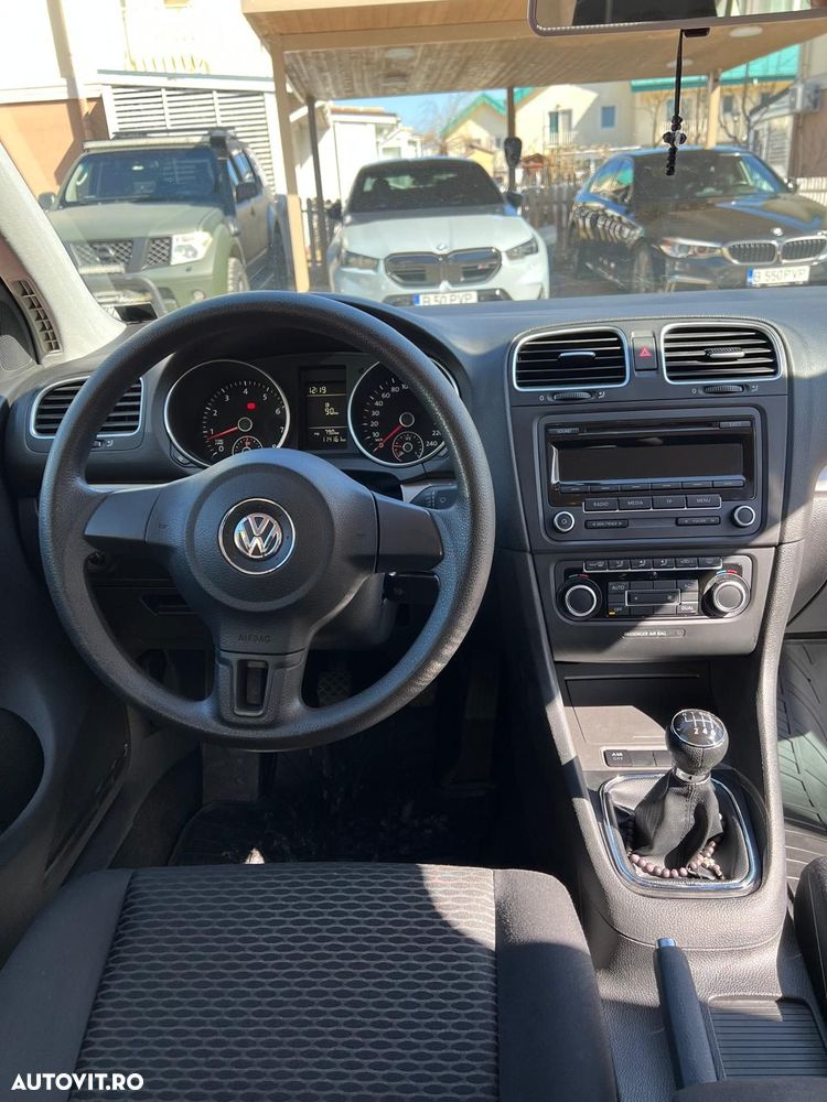 Volkswagen Golf - 10