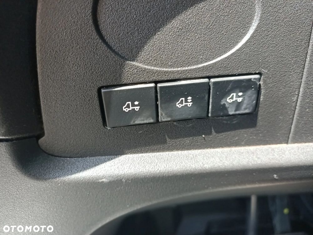 Iveco 70C18 Kontener Winda Boczne Drzwi Niski Przebieg - 22