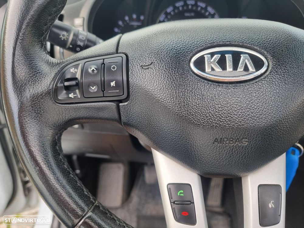Kia Sportage 1.7 CRDI ISG LX - 22