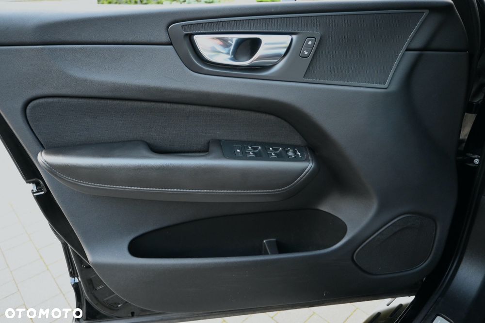 Volvo XC 60 D4 Geartronic Momentum Pro - 26