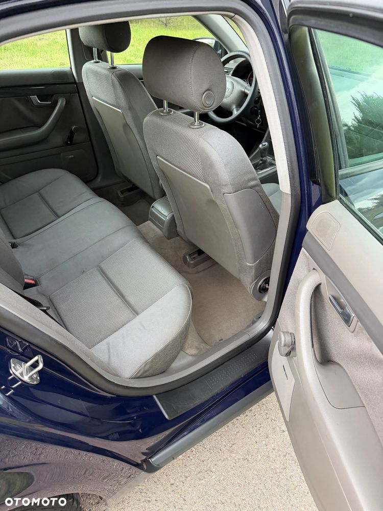Audi A4 Limousine - 16