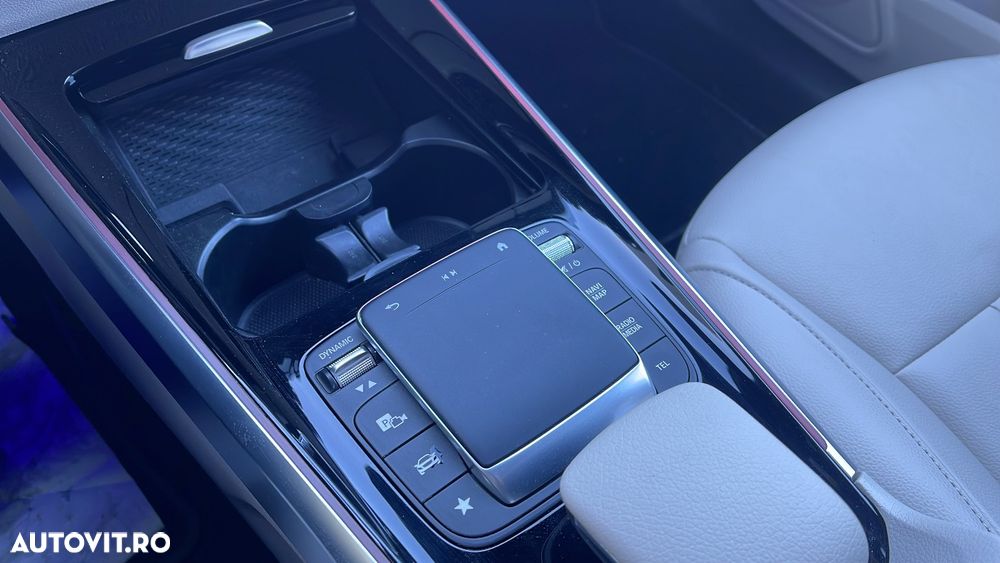Mercedes-Benz EQB - 10