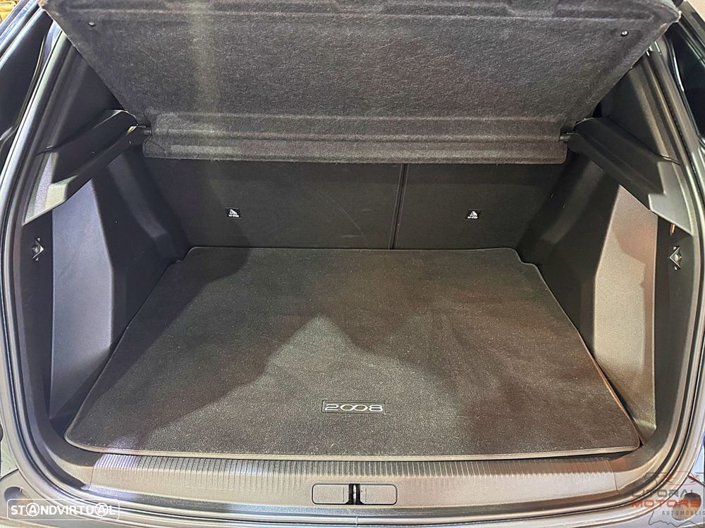 Peugeot 2008 1.2 PureTech Allure Pack - 11