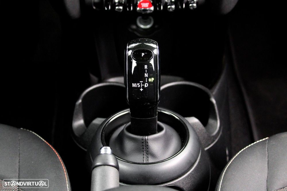 MINI 5 Portas Cooper Auto - 31