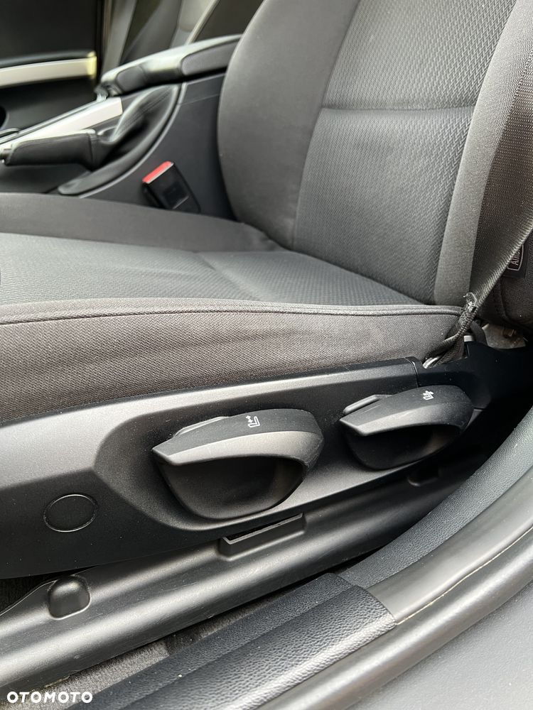 BMW Seria 3 318d - 14