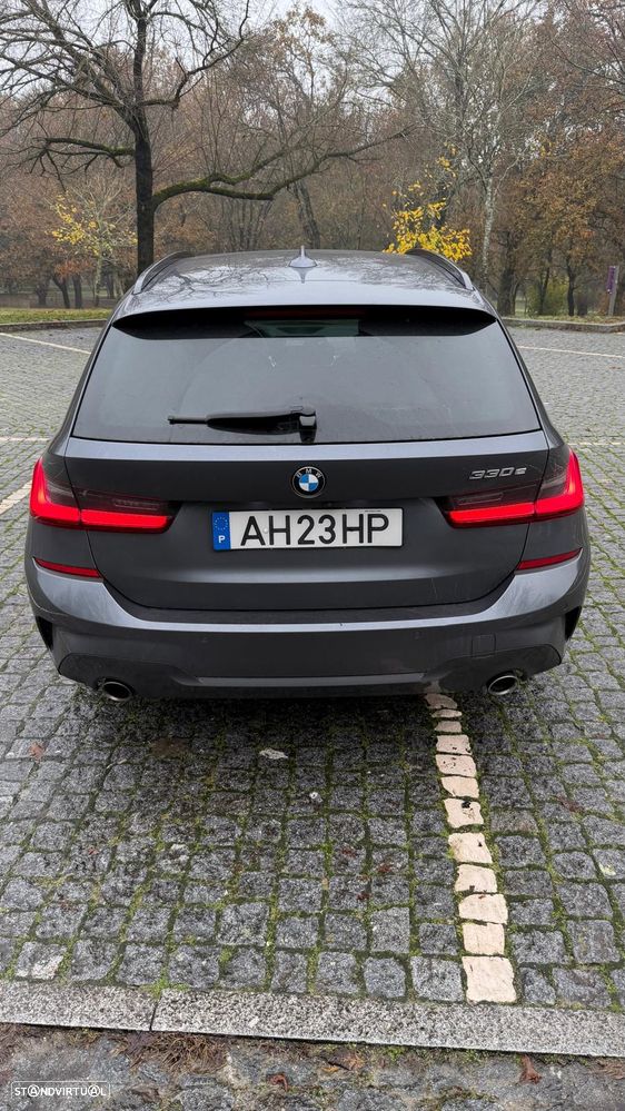 BMW 330 e Touring Pack Desportivo M Auto - 3