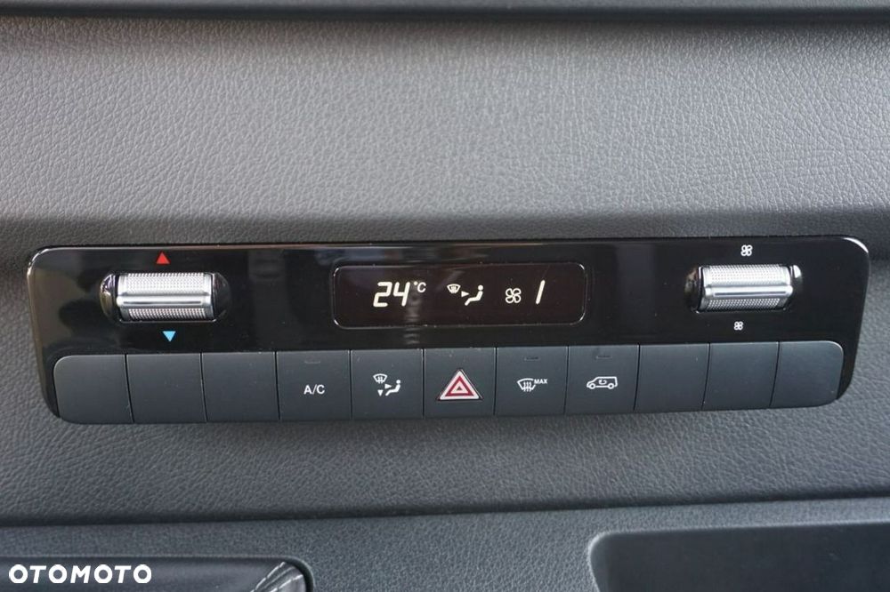 Mercedes-Benz Sprinter - 22