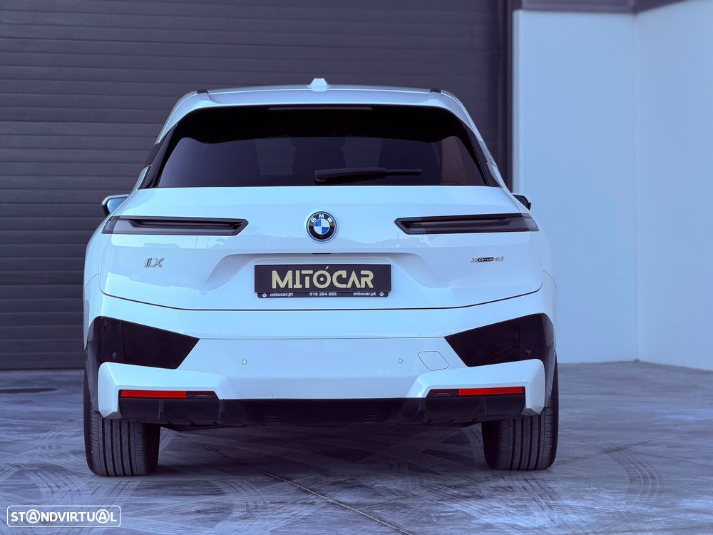BMW iX xDrive40 - 16
