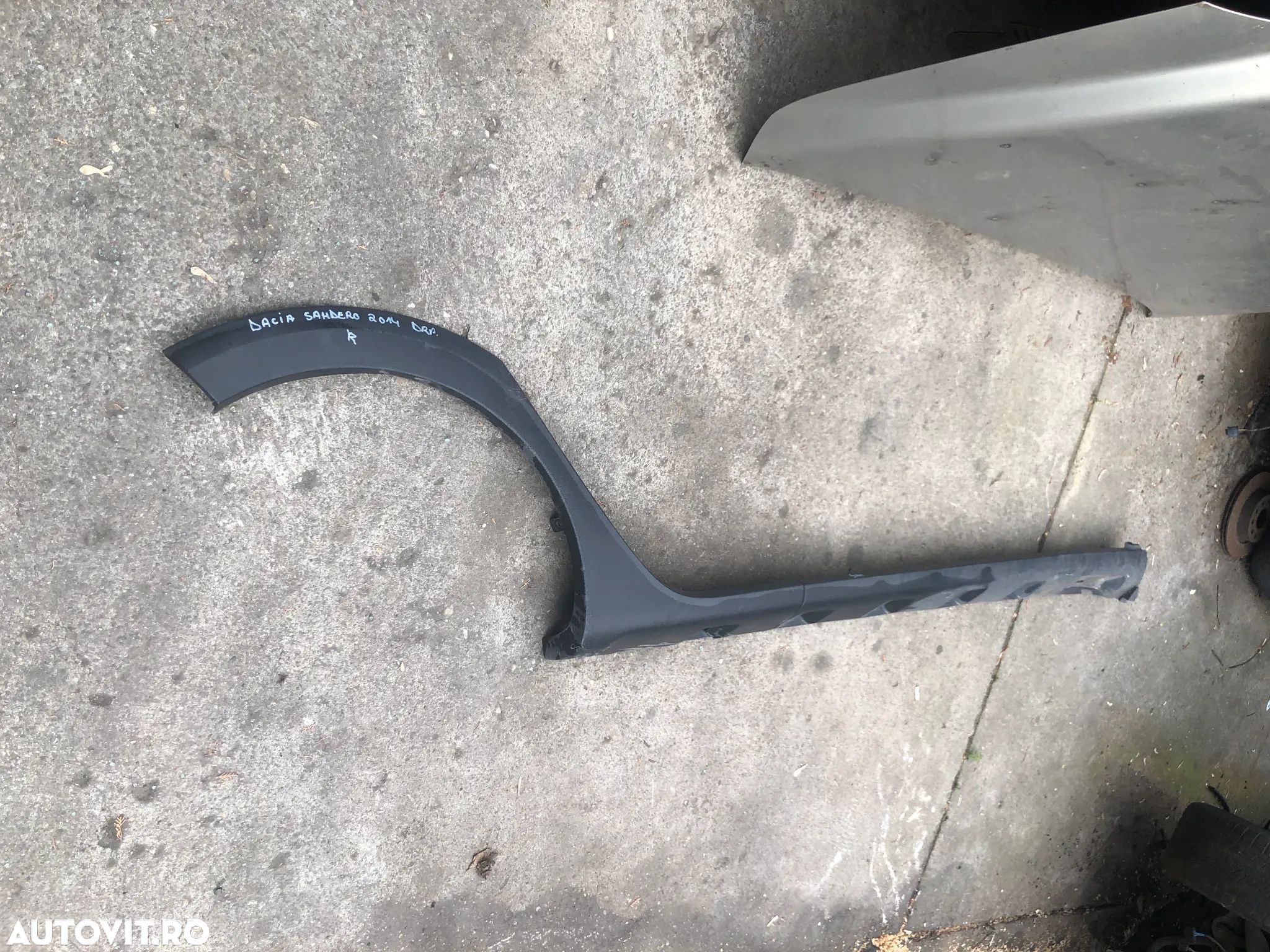 Prag ornament lateral dreapta Dacia Sandero 2 2014 - 1