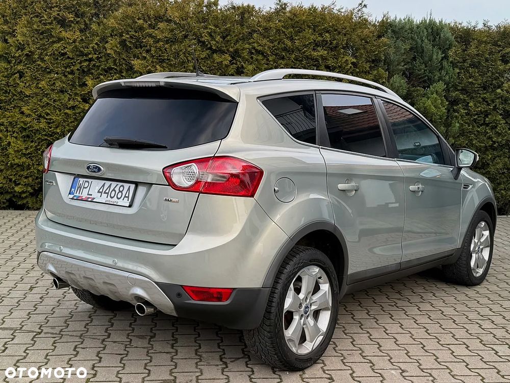 Ford Kuga 2.0 TDCi 2x4 Titanium - 12