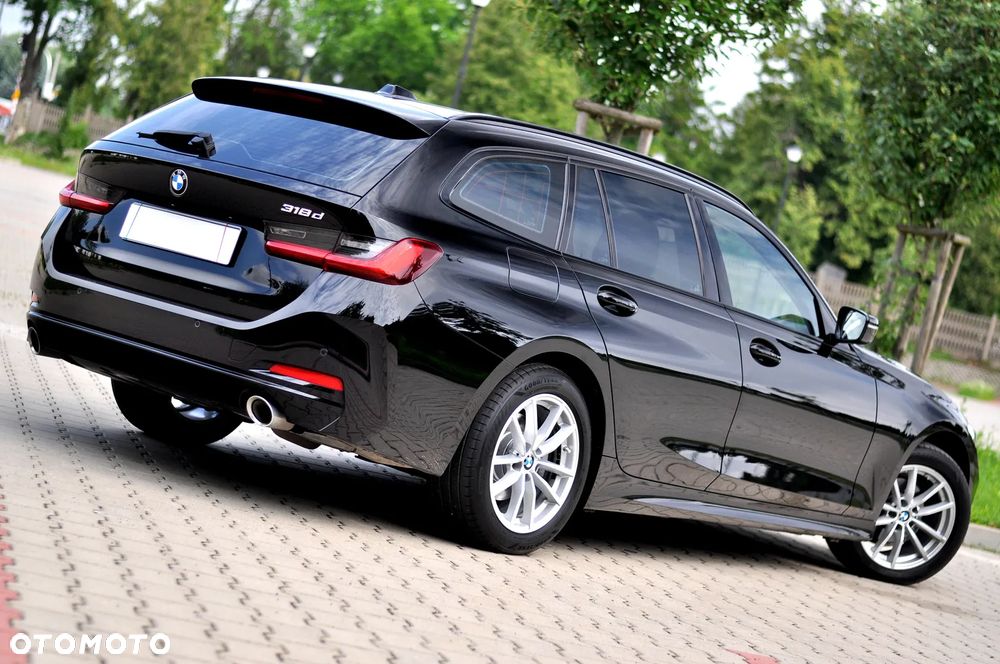 BMW Seria 3 318d Sport Line Shadow - 12