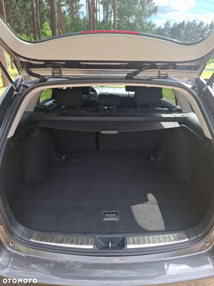 Toyota Avensis 2.2 D-CAT Executive - 14