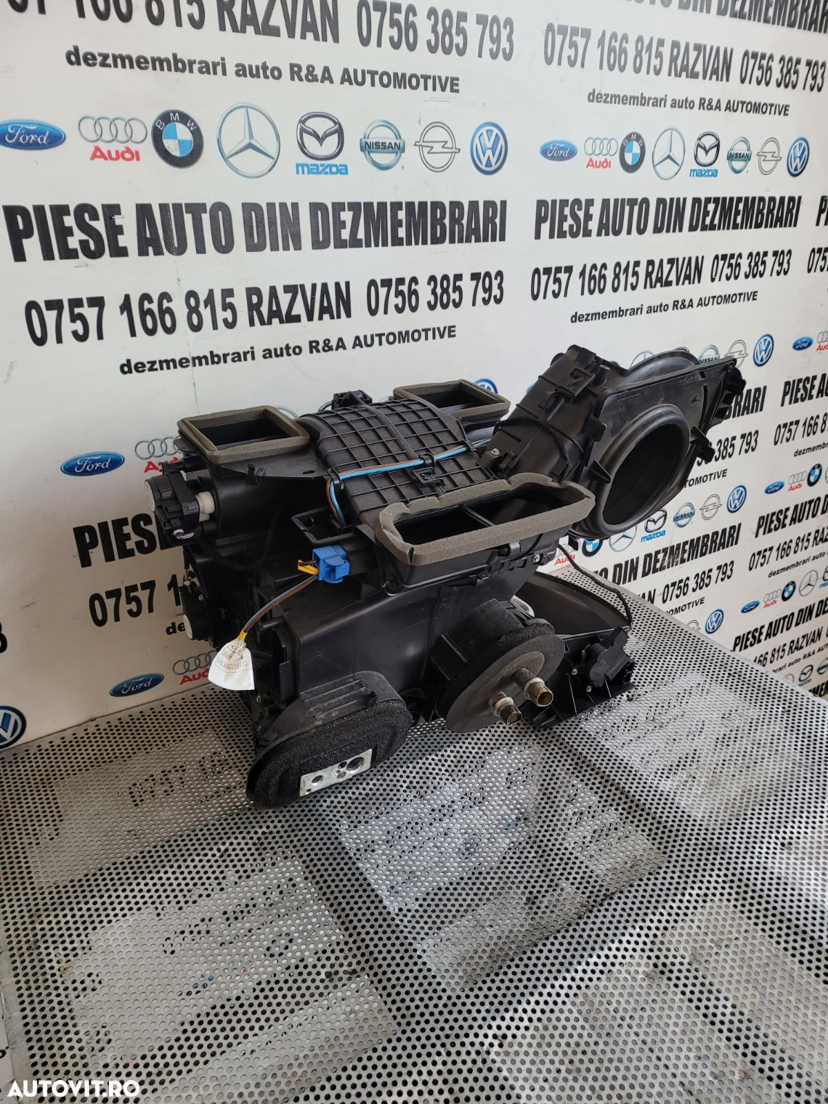 Carcasa Aeroterma Bord RadiatorBord Renault Master An 2019-2020-2021-2022 Volan Stanga Model Cu Cli - 2