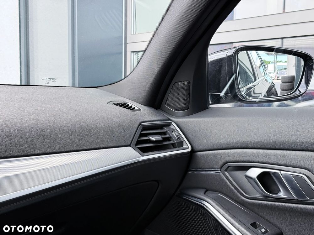BMW Seria 3 320d xDrive M Sport - 20