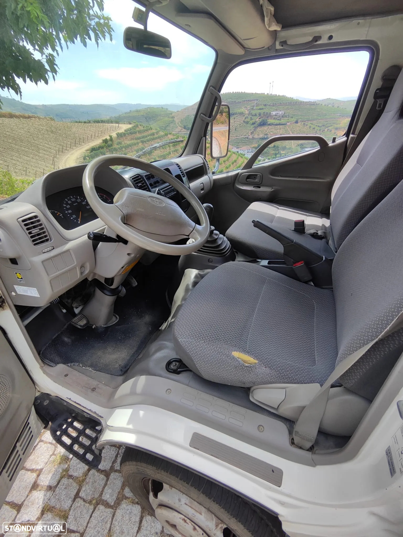 Toyota Dyna 3.0 D4d Diesel CT RD 9 lugares 109 cv / 80 kW 2009 1KD-FTV - 6