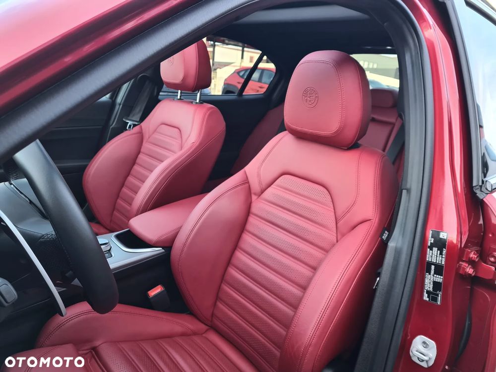 Alfa Romeo Giulia 2.0 Turbo Veloce Q4 - 16