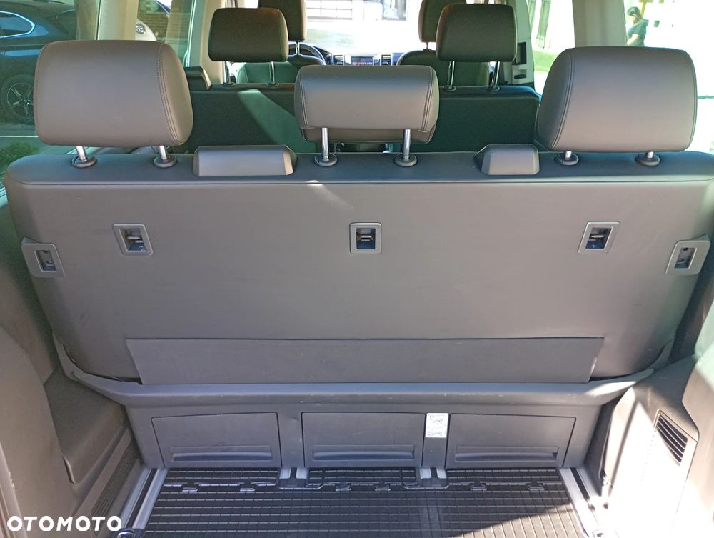 Volkswagen Multivan - 7