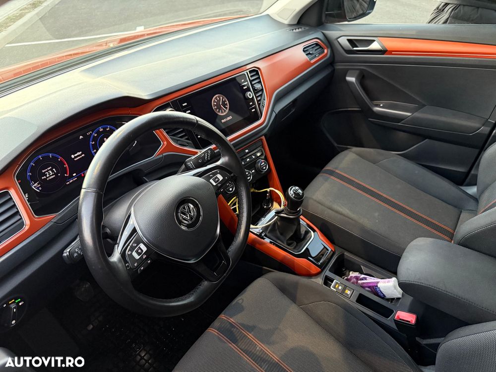 Volkswagen T-Roc - 12