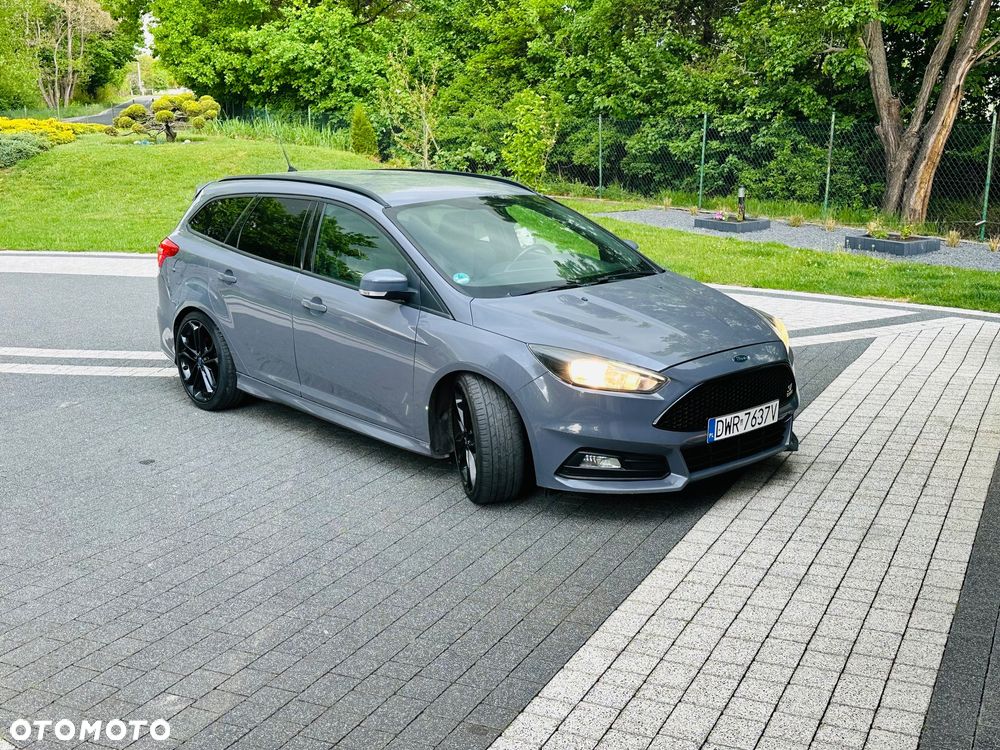 Ford Focus 2.0 TDCi ST mit Leder-Sport-Paket - 34