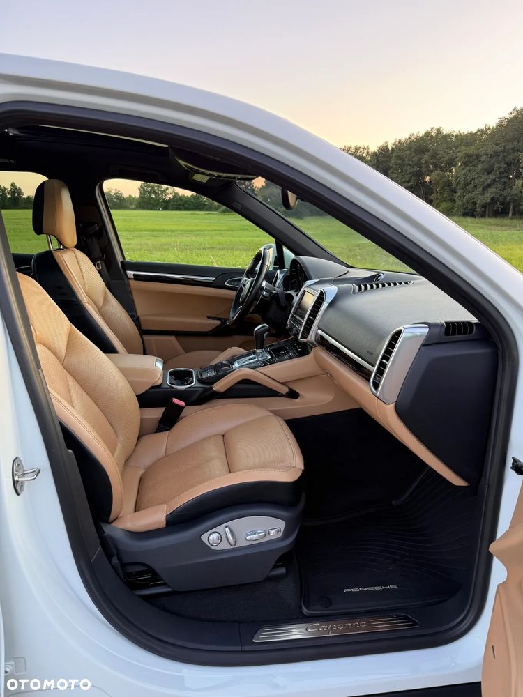 Porsche Cayenne Standard - 15