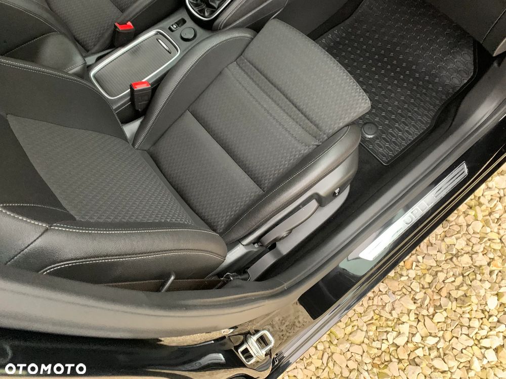 Opel Astra 1.4 Turbo Start/Stop Dynamic - 35