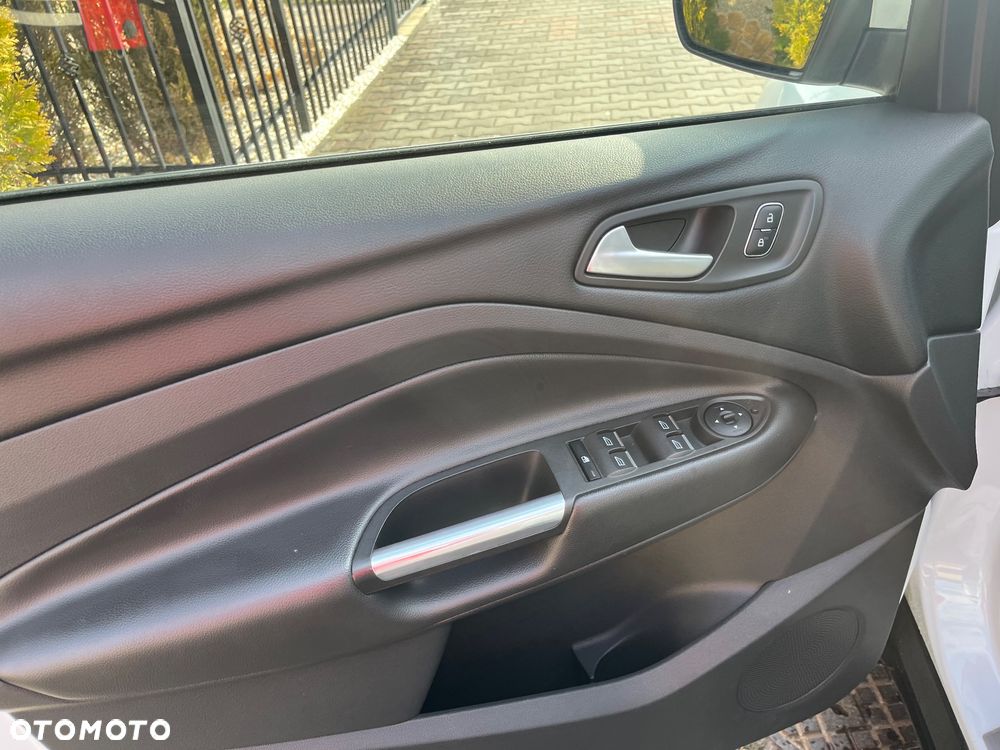 Ford Kuga 2.0 TDCi 4x2 Titanium - 19