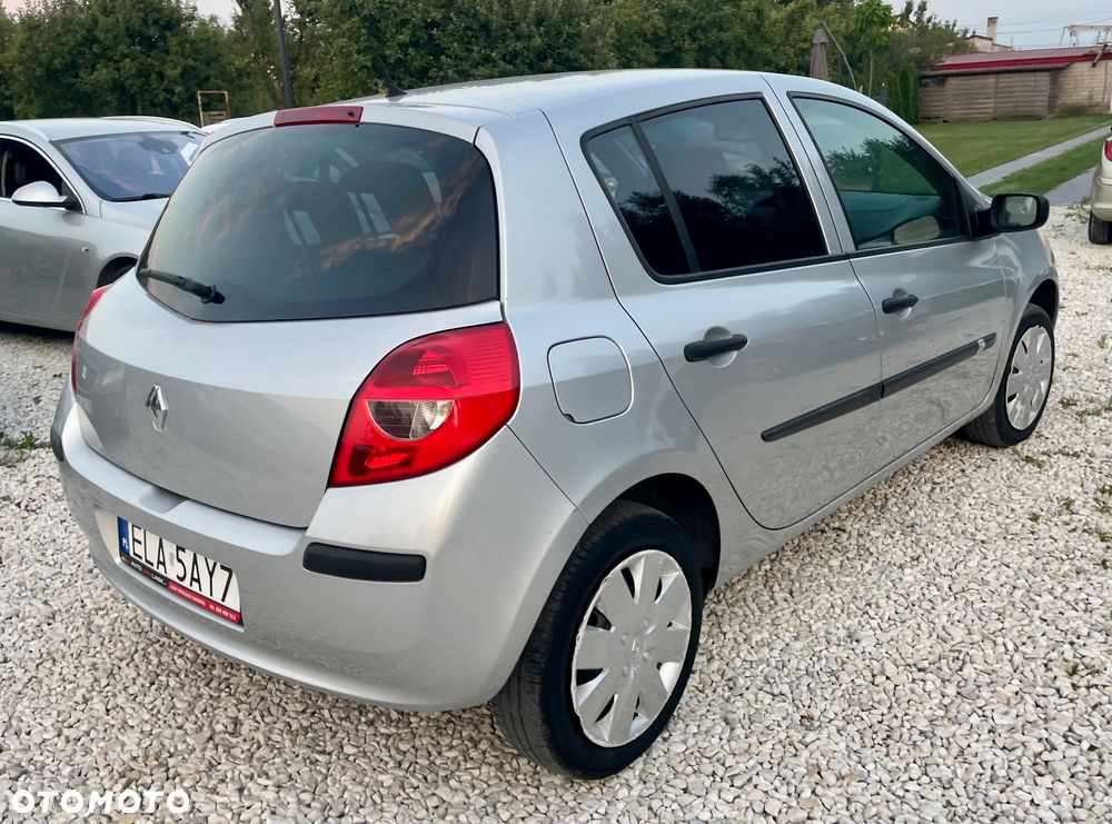 Renault Clio 1.2 16V Authentique - 21